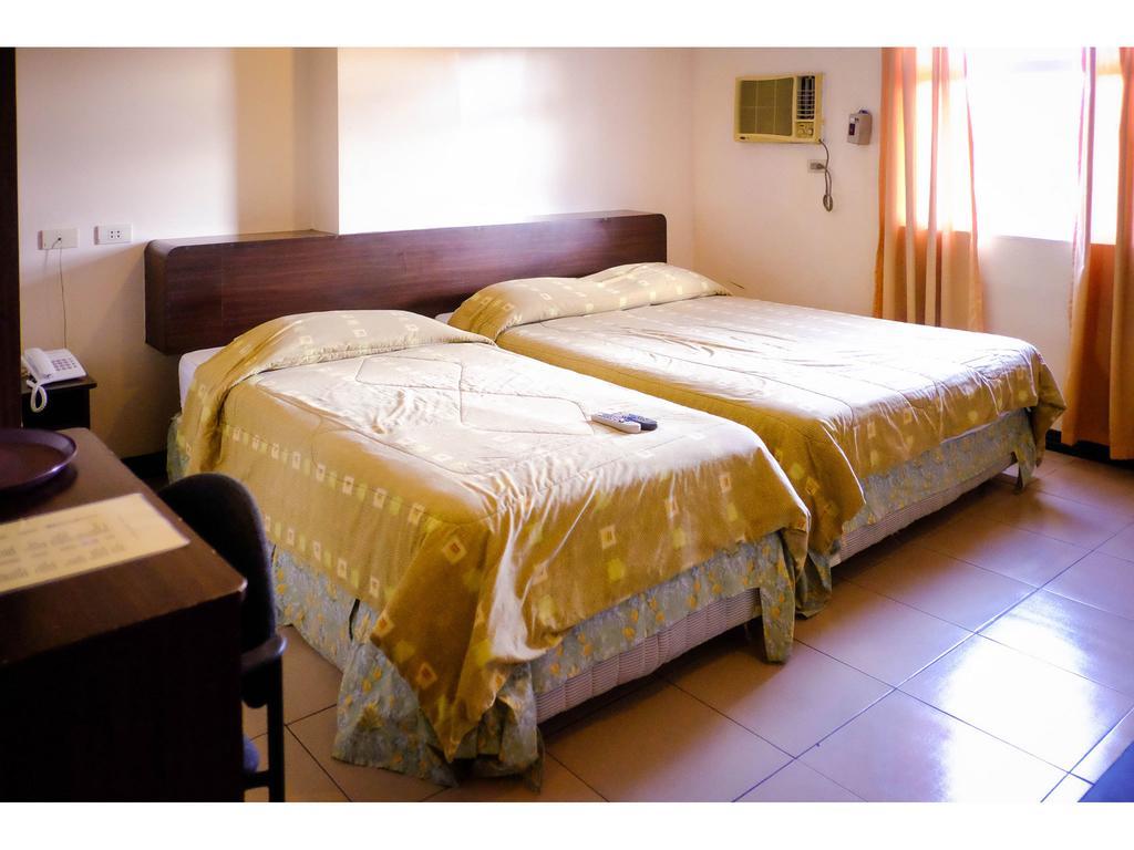 Crowne Garden Hotel Cebu Szoba fotó